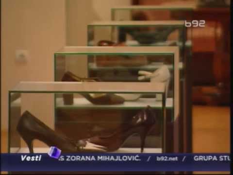 Video: Carolina Herrera Lansira Miris S Bočicom U Obliku Cipele