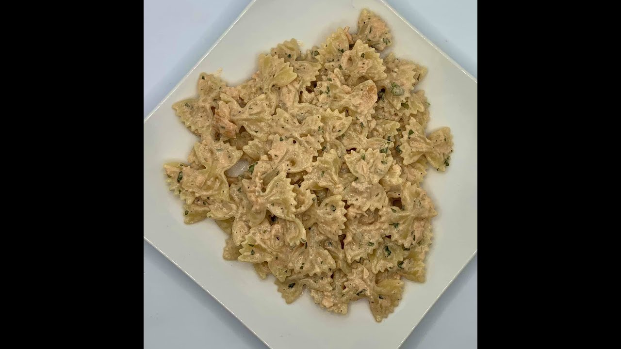 PASTA SALMONE, PANNA E SUGO - Ricetta primo piatto classico facile da ...