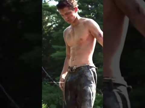 Tom Holland In Movie Chaos Walking Look So Hot Tom Holland S Muscles Are Clearly Visible Love Him 