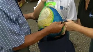 Lines form overnight for yearly free turkey giveaway in Orlando
