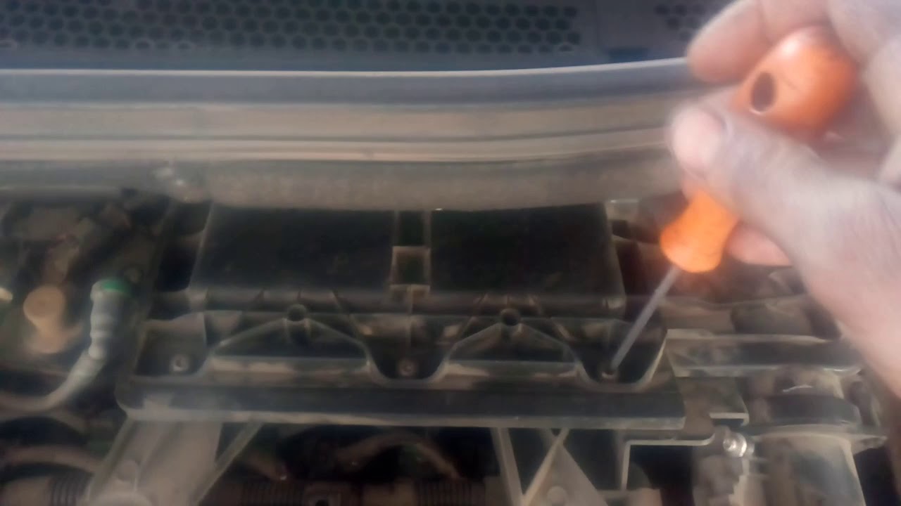 Changement Filtre A Air De Peugeot 208 Model 2016 Youtube