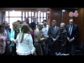 نادية الجندي والفنانين يتوسطهم رئيس