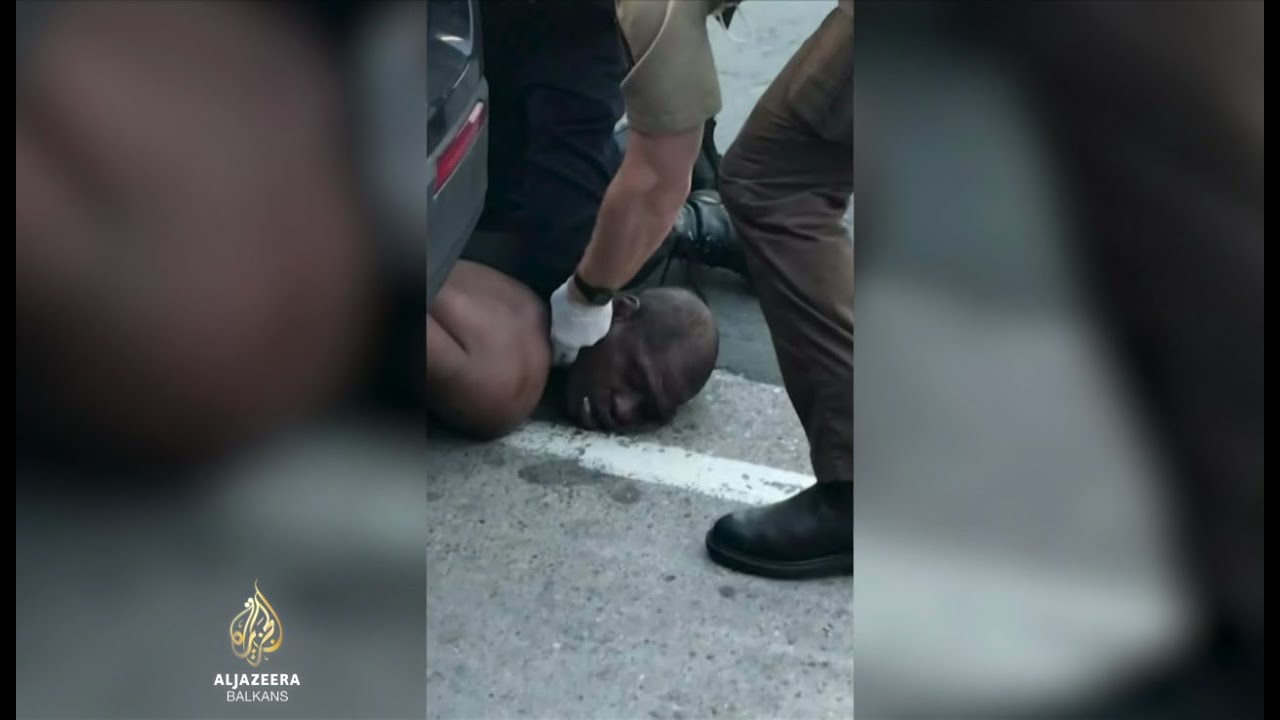 جثا ضابط الشرطة على رقبة فلويد رغم أنه كان فاقداً للوعي