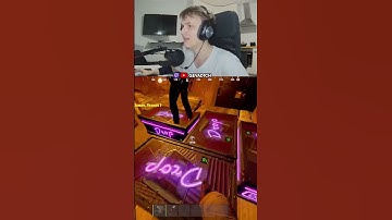 The fact that his head twitched, saved them all🙄 #gevad1ch #twitch #rust #rustsolo #solorust #shorts