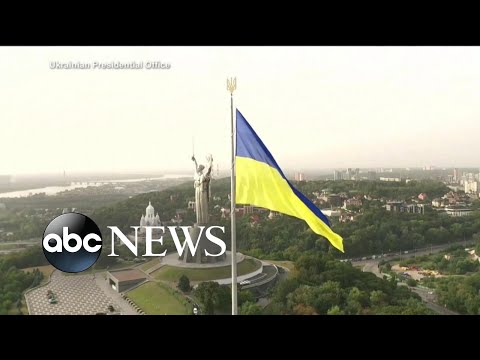 Abc news live: ukraine celebrates independence day amid heightened fears