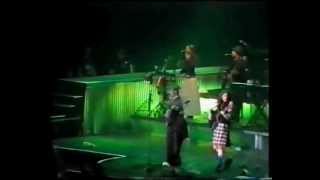 The Kelly Family - Fell in Love - Berlin 03-12-1999.wmv