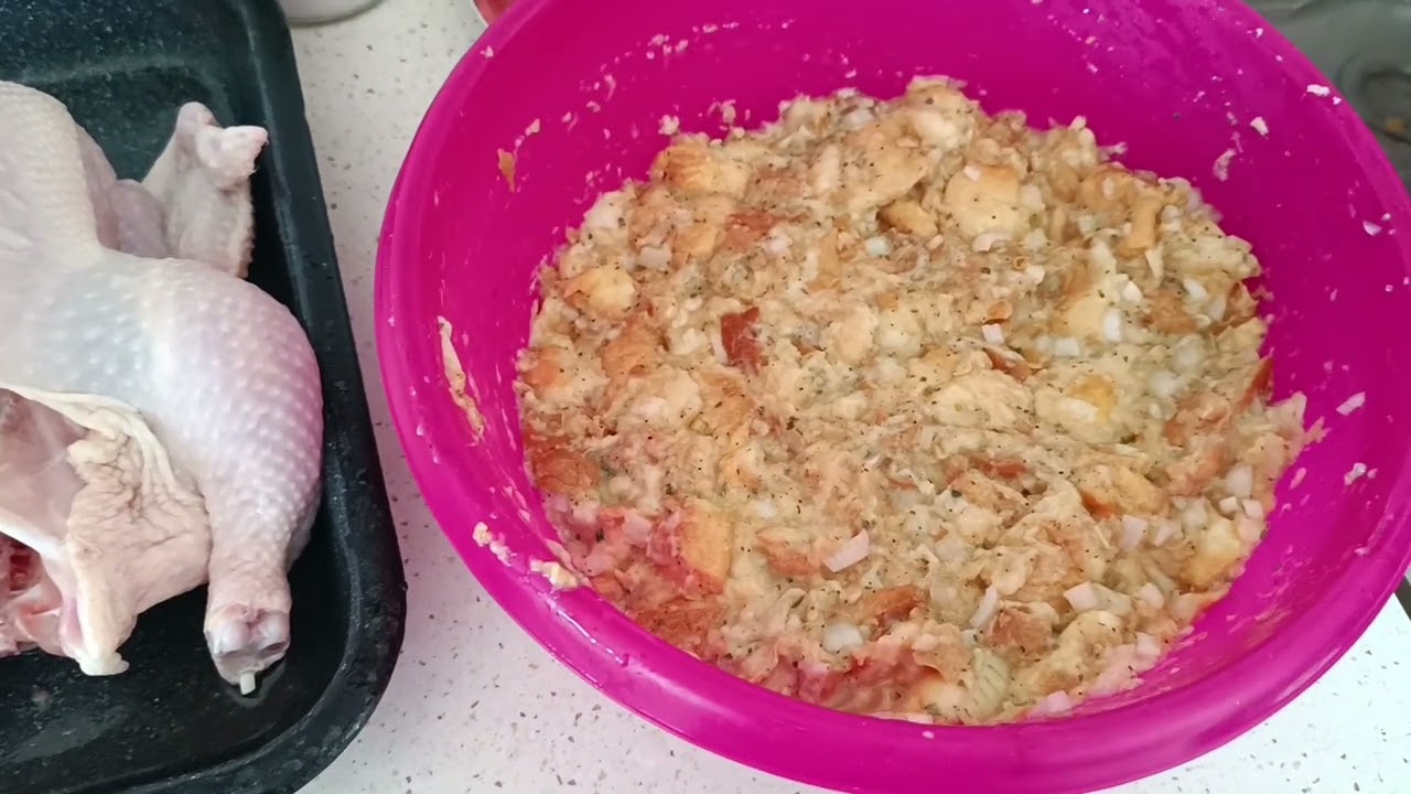 Vynikajúci recept , plnené kurča, zemiakové lokše a červená kapusta.