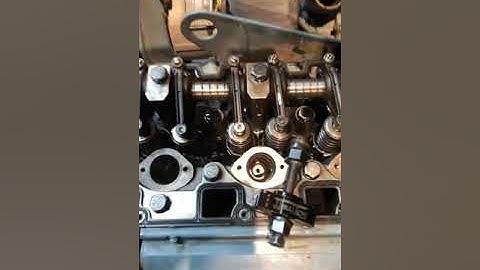 2003 DT466E  Injector cup removal in chassis