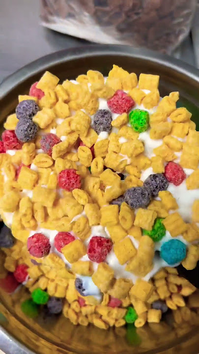 Who loves CAP’N CRUNCH BERRIES??! 🍩 🥣 🍩