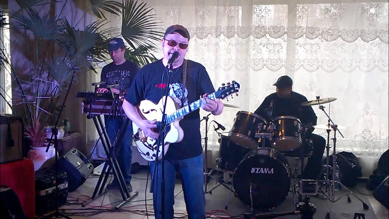Джин тоник концерт. Клип это джин тоник. "джин-тоник" && ( исполнитель | группа | музыка | music | band | artist ) && (фото | photo). Джин тоник группа 2002. Солист группы джин тоник.