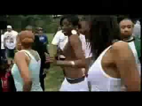 Video I made for Throwin Up Da C by Tha Dogg Pound Album: Cali Iz Active (2006) Clips are from: DPG - Cali Iz Active DPG - Let's Play House Dogg Pound album 100 Wayz comin soon gonna be crazy!! www.thadoggpound.com