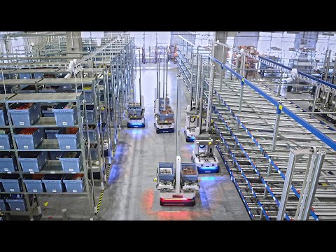 Major e-grocer uses AI robots to consolidate, buffer and dispatch orders in micro fulfillment center