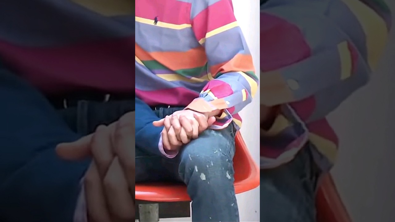 i loved how he held his hand 😌 