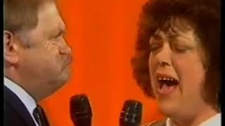 Download lagu LES DAWSON AND PENNY MORGAN FUNNIEST EVER SURPRISE, SURPRISE