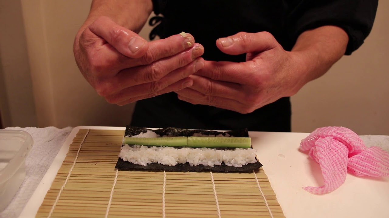 プロの寿司職人が教える寿司教室「かっぱ巻作り方」 How to make a cucumber roll by the sushi chef of Satsumaya Sushi Restaurant
