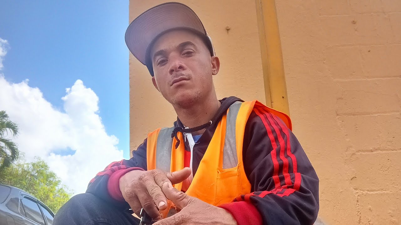 Mambo Nely, siempre ten  confianza en ti mismo Mambo Nely tirándose un descanso   suscríbete 🔔👍