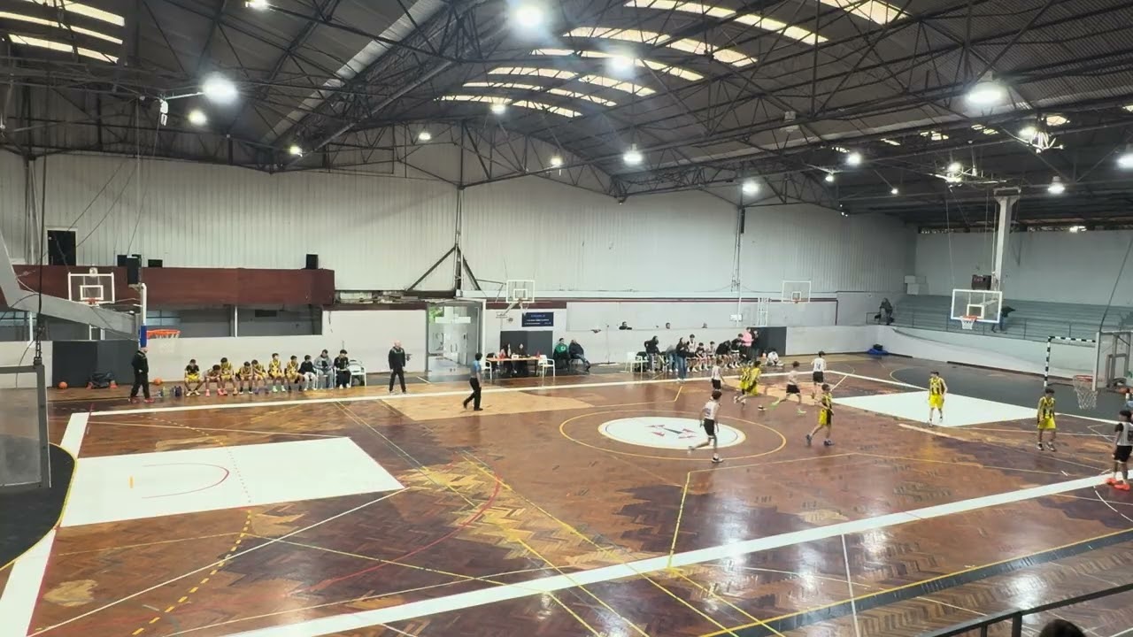 Académico 41 FC Gaia 38