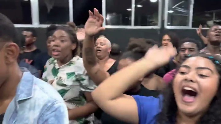 OLHA O QUE ELE IR FAZER COM A VOZ  IMPRESSIONANTE ...
