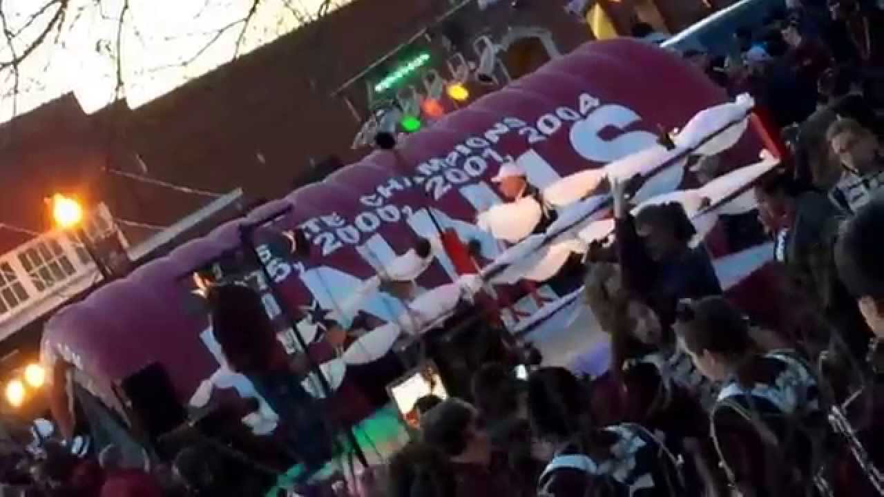 Ennis Lions 2014 State Championship Parade 1 17 2015 YouTube ennis-lions-2014-state-championship-parade-1-17-2015-youtube