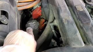 HOW TO FILL THE ENGINE OIL ON ANY CAR by Peter L 25 views 5 days ago 3 minutes, 29 seconds