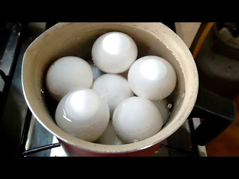 Vídeo: Como Ferver Ovos Para Que Não Quebrem