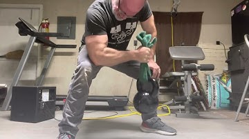 Towel curls at end of bicep workout. Towel increases your grip strength 💪