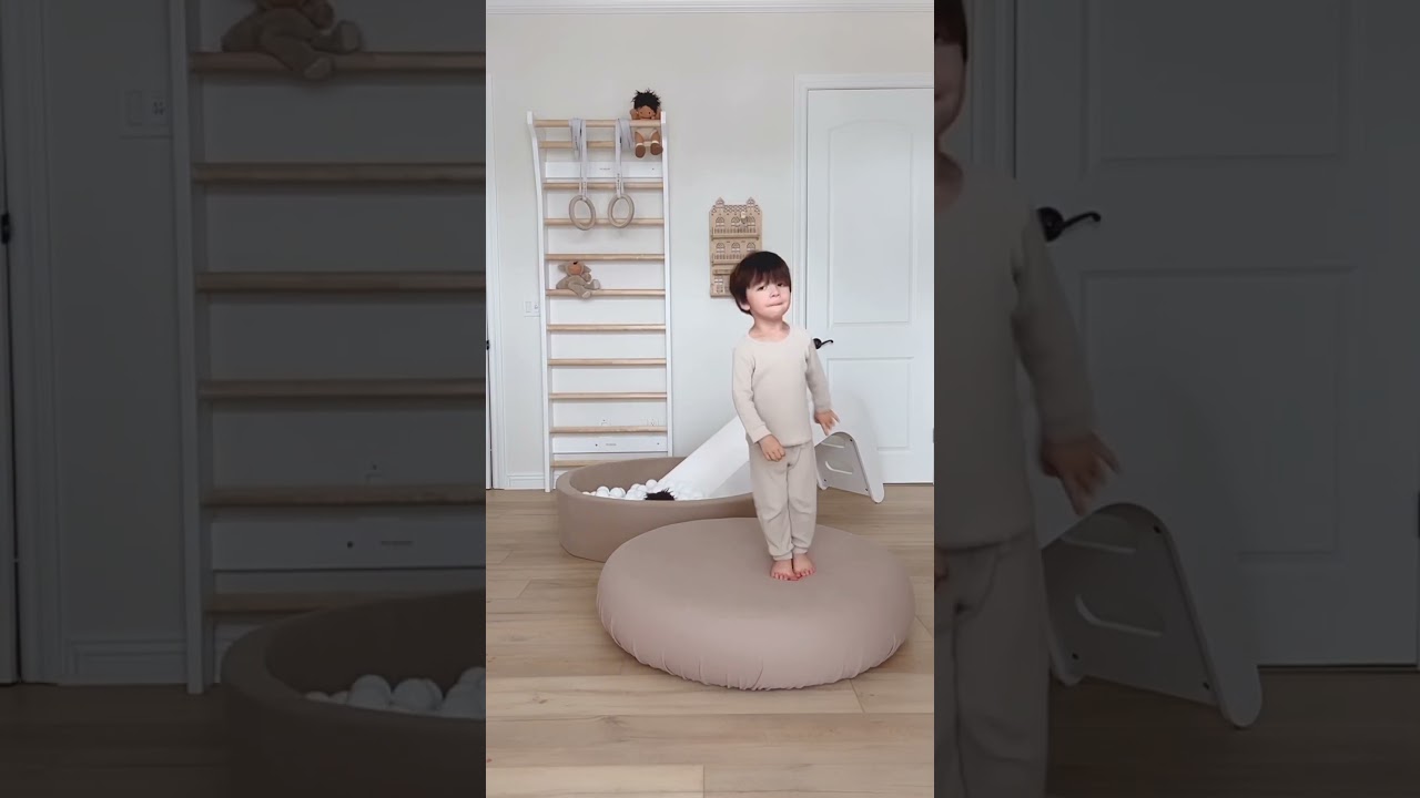 Jupiduu Indoor Jumpspot + Ball Pit