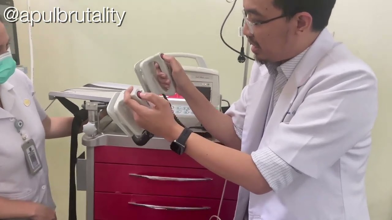 Cara menggunakan alat defibrilator / DC shock / kardioversi - tutorial