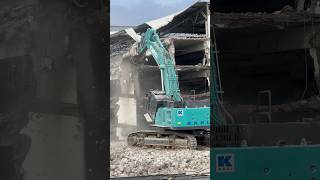 Kobelco Dominated Airport Demolition