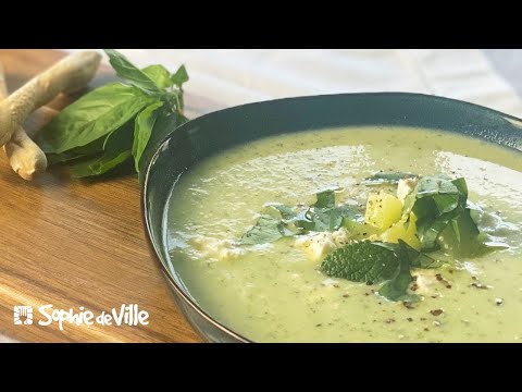 For summer or winter, hot or cold, this courgette (zucchini) soup with ricotta tastes wonderful!