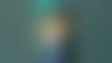 لا كدا كتير بنت تقلع هدومها عالتيك توك 