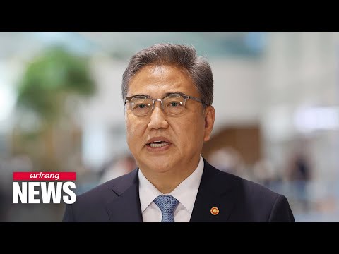 Foreign Minister Park Jin pays courtesy visit to Singapore PM on Wednesday to discuss bilateral ...