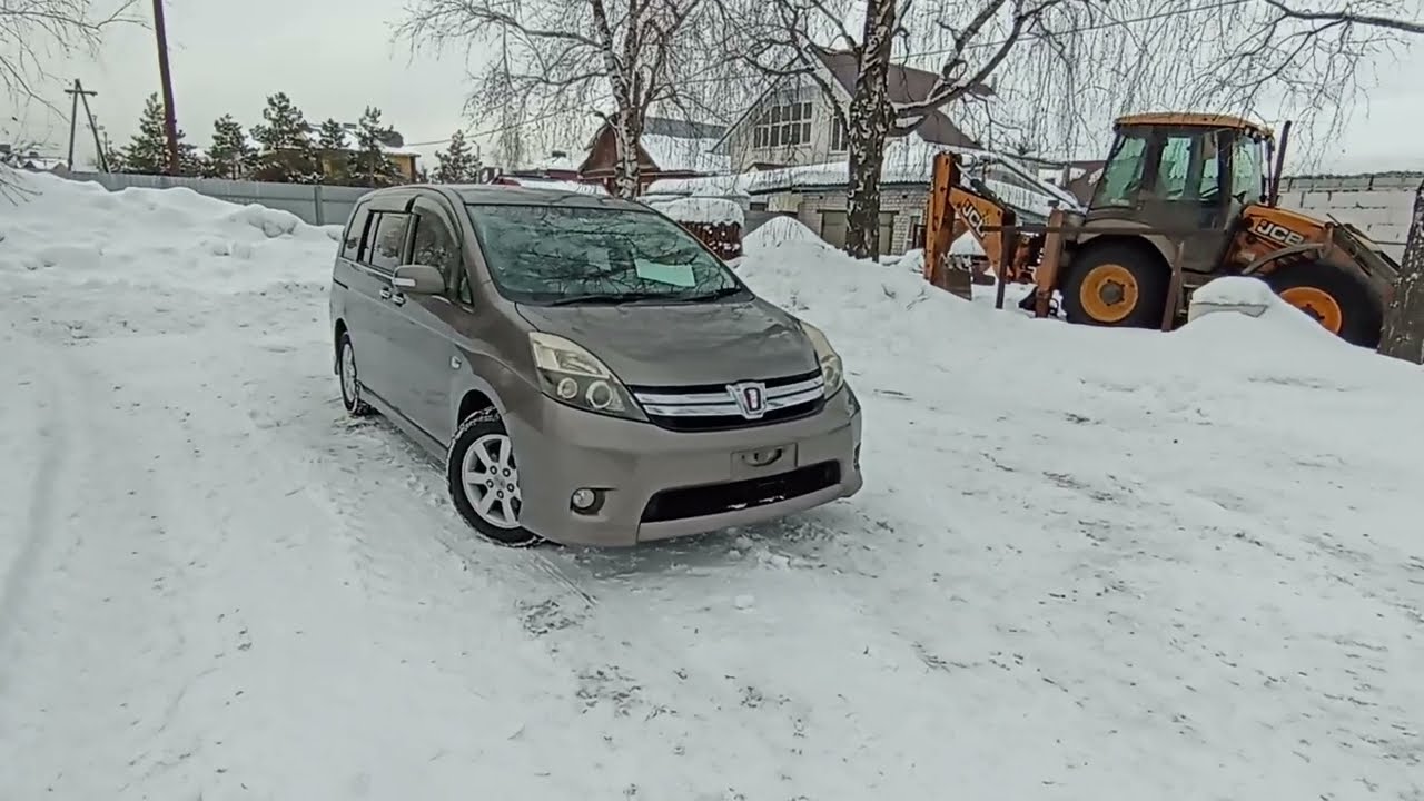 Toyota Isis Platana 2011г,1.8л,111000км в Н. Новгороде
