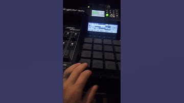 AraabMUZIK Cooks Fire Beat on Akai MPC 2500 with Left Hand!  #Shorts
