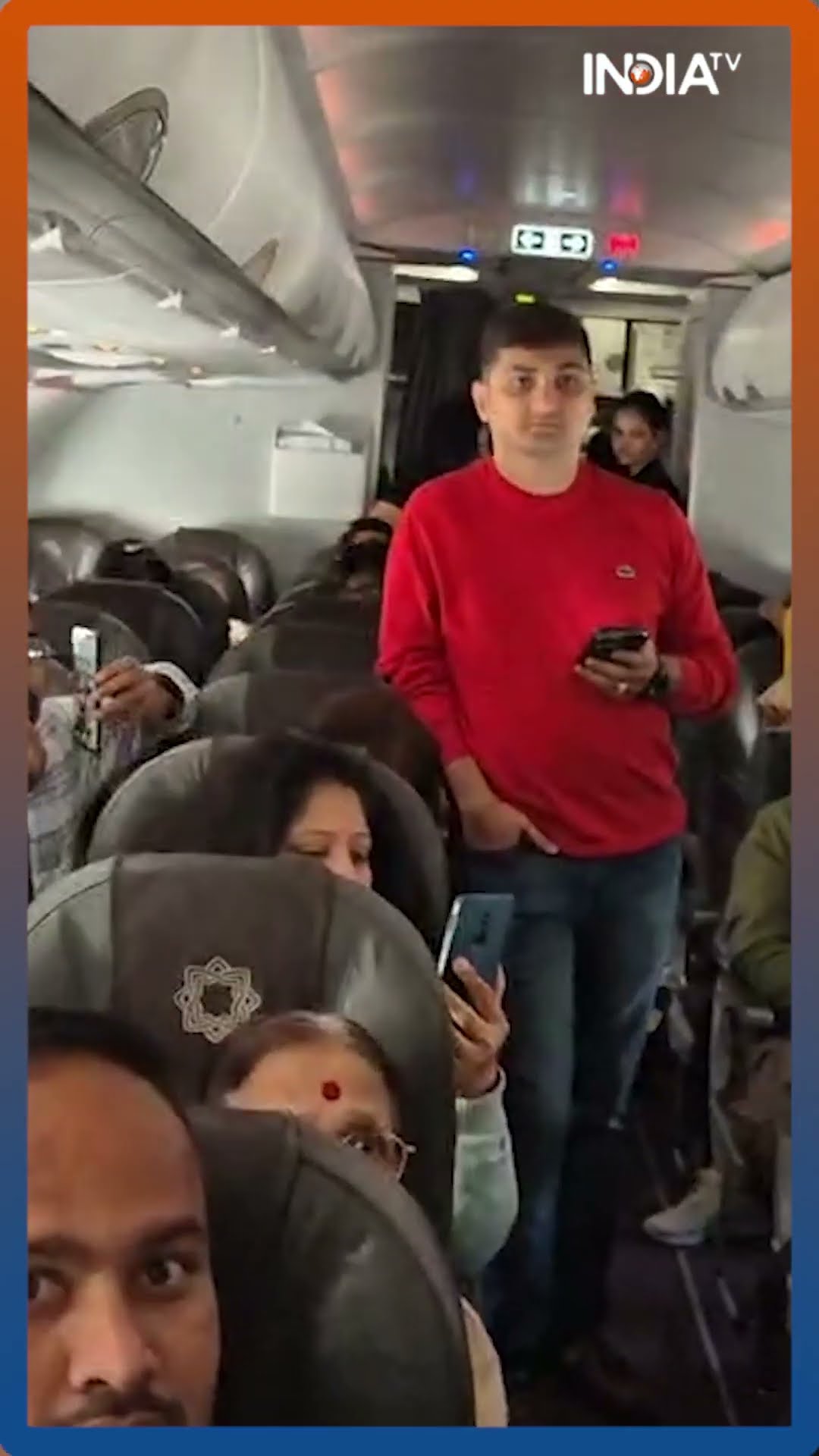 AirIndia की बड़ी लापरवाही! कई घंटों तक प्लेन में ही भूखे-प्यासे फंसे रहे यात्री #airindia #dgca