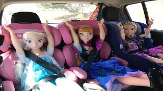 Rapunzel Elsa y Anna muñecas grandes se divierten jugando y cantando canciones de viaje en coche