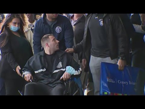 NYPD officer recovering after being stabbed, suspect shot - YouTube