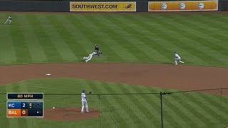 Escobar makes an incredible diving play