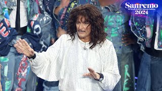 Sanremo 2024 - Fiorello nei panni del ballerino Manuel Franjo Resimi