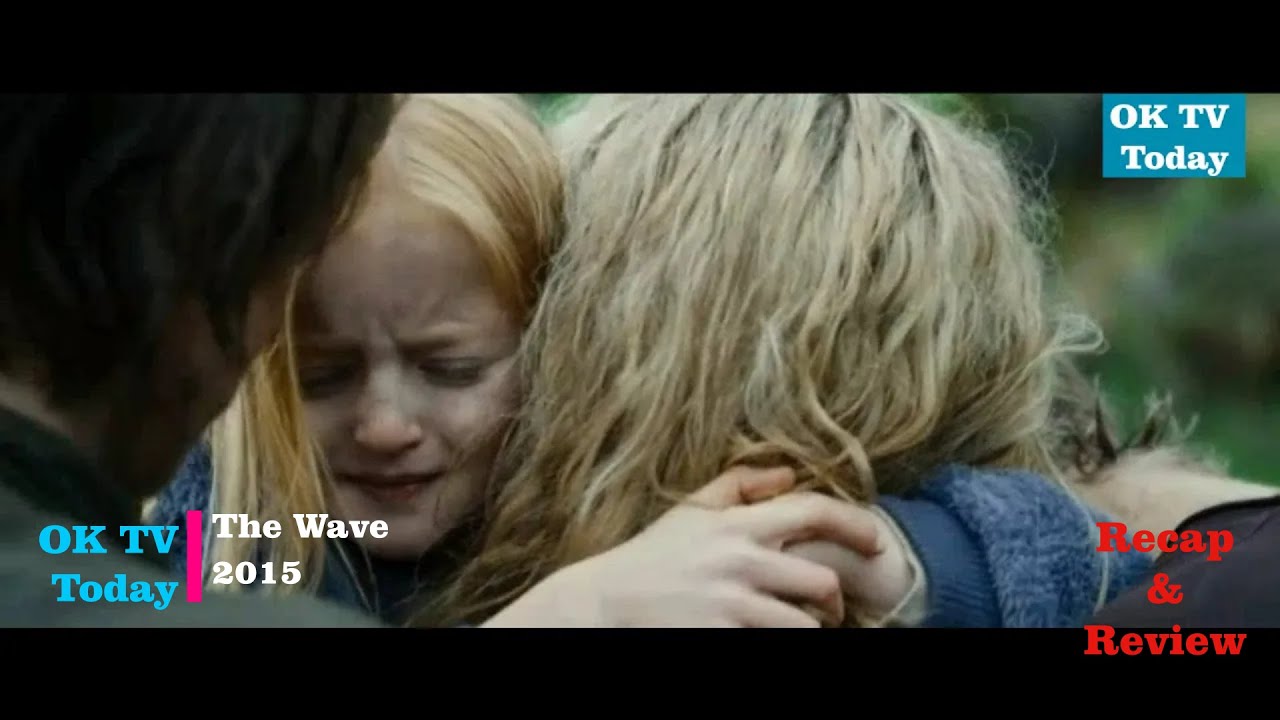 Family Narrowly Escapes The Most Dangerous Tsunami And The Biggest family-narrowly-escapes-the-most-dangerous-tsunami-and-the-biggest