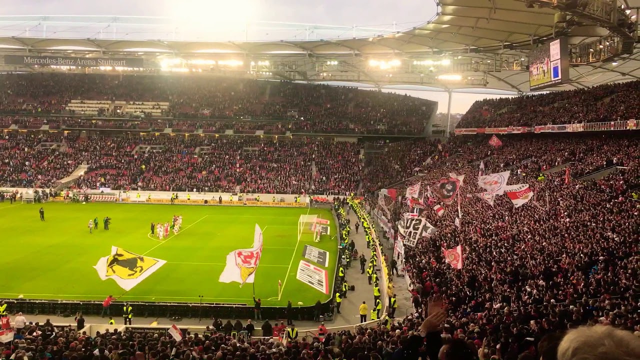 Die Cannstatter Kurve nach dem 5:1 des VfB Stuttgart gegen Hannover 96