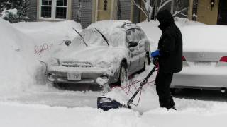 Snow Joe 622 Ultra vs DC Blizzard 2010.2 by TheMoonwalkerVideos 27,237 views 14 years ago 48 seconds