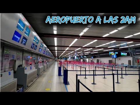 Video: Dormir durante la noche en el aeropuerto internacional de Atenas