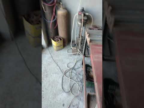 ادوات ورشة الحدادة