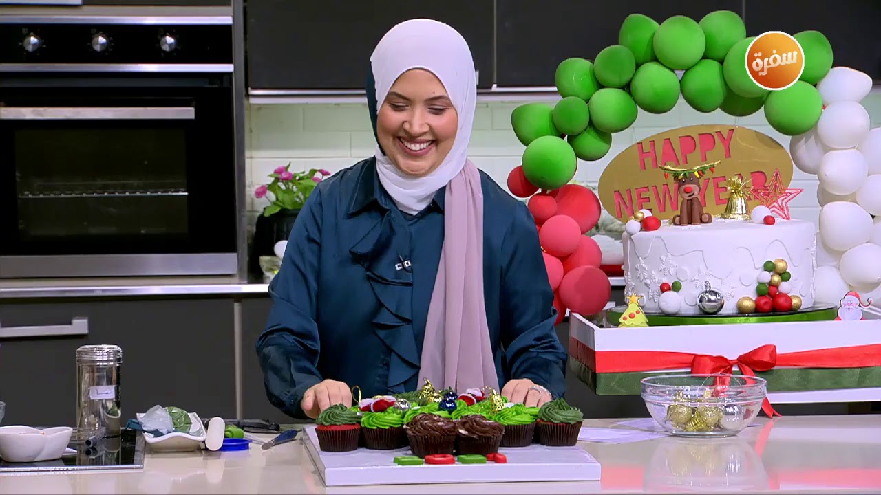 كب كيك وكوكيز بزينة الكريسماس من راوية البارودي | هي وبس
