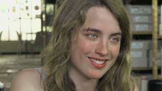 遠慮しないでやったわ！仏女優アデル・エネルが大暴れ／映画『ブルーム・オブ・イエスタディ』特別映像