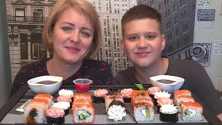 МУКБАНГ РОЛЛЫ 🍣 ужасная доставка Ваня остался голодным #семья #eating #mukbang #no #мукбанг #роллы