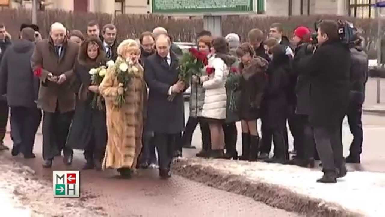 Собчак была на похоронах навального. Похороны Анатолия Собчака.