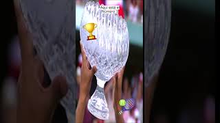 Marcelo Ríos levantando Trofeo