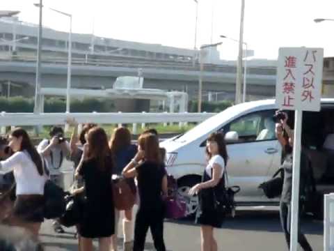 [100823] SNSD @ Japan's Haneda Airport